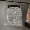⁦חצאית מיני נצנצים מותן גבוה- קריינה⁩ – תמונה ⁦3⁩