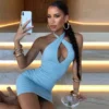 ⁦שמלת מיני לוהטת קשירת צוואר- לינדה⁩ – תמונה ⁦3⁩
