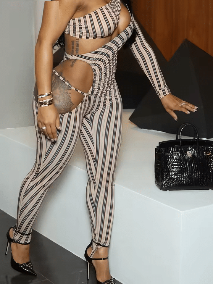 חליפת פסים עם רצועות חשופות (משלוח חינם)