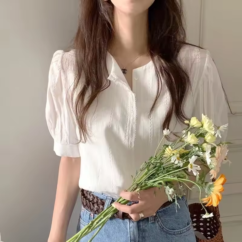 חולצה מתוקה עם בועות תחרה עגולה מכופתרת (משלוח חינם)